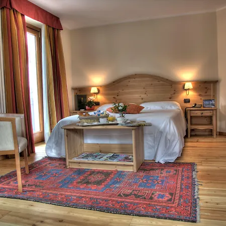 Cresta Et Duc Hotel-3